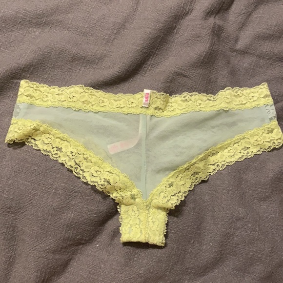Victoria’s Secret Pink Lace Cheeky Small Cheeky - Picture 2 of 3